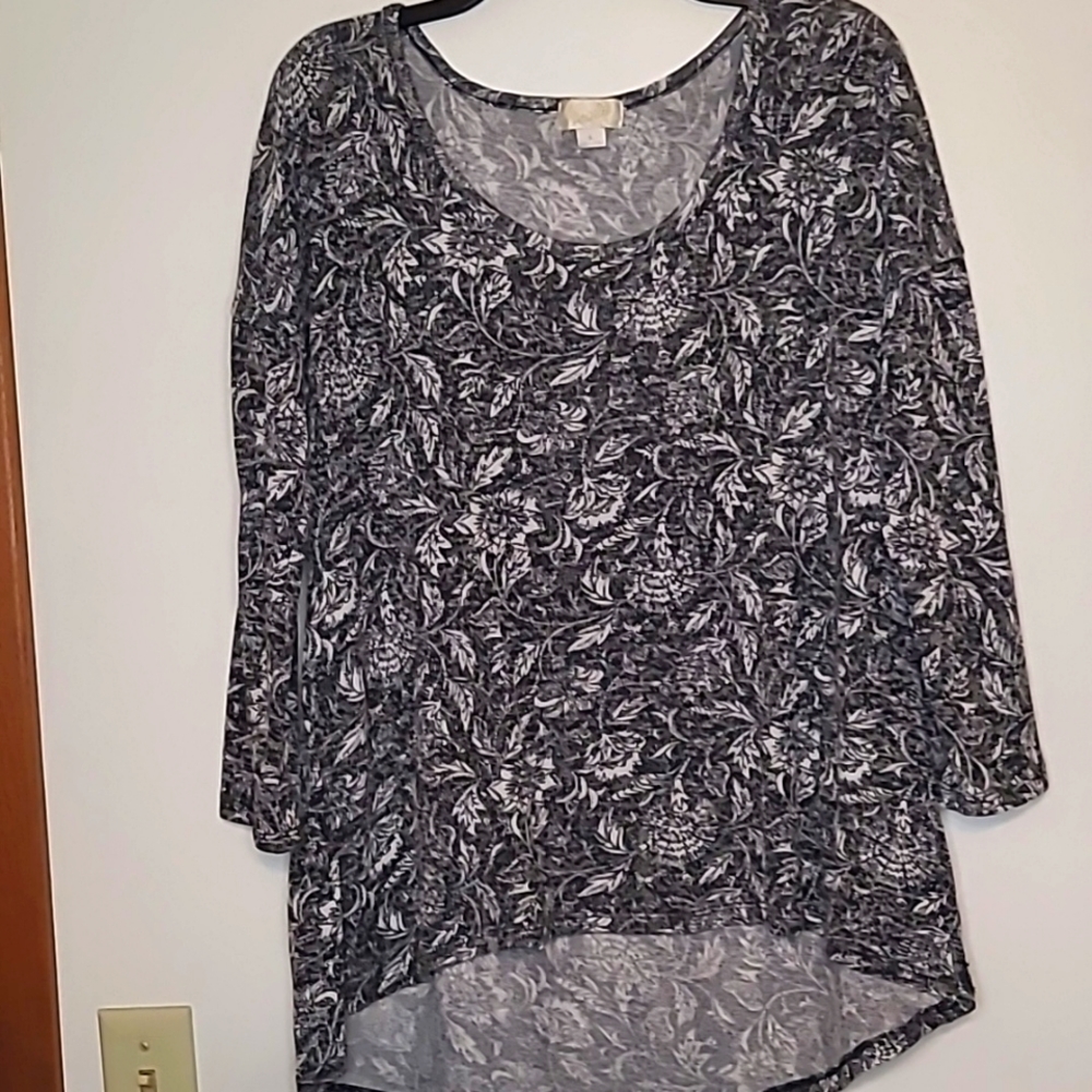 Angels Black & white sweater L